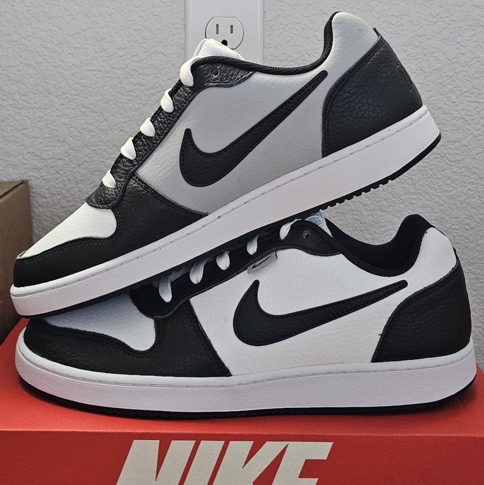 NIKE EBERNON LOW PREM BRAND NEW !